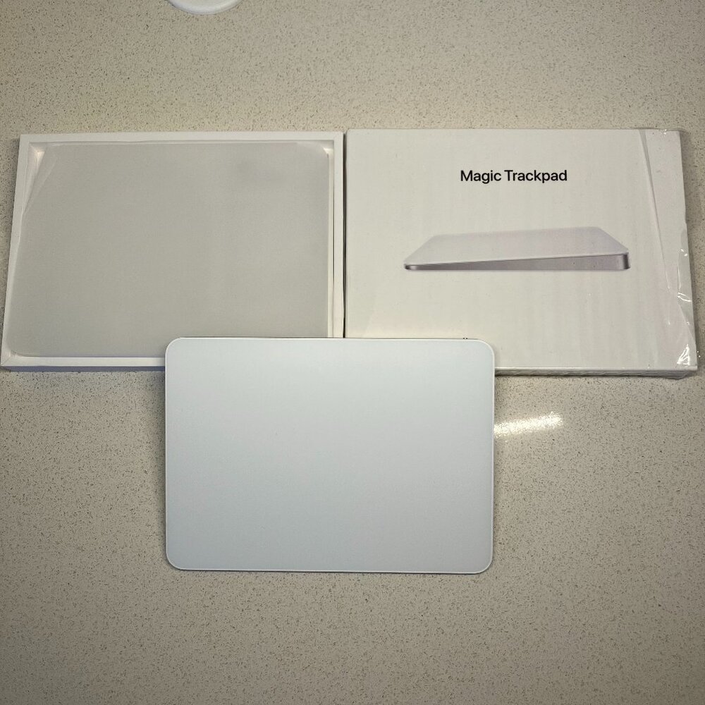 Beautiful Apple Magic Trackpad 2 (A1535) - MK2D3AM/A (Lightning Port)